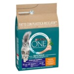 PURINA ONE® Esterilizado Bolas de pelo rico en pollo